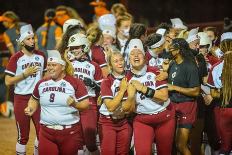 Gamecocks' softball coach opens up about sour season, looking ahead ...