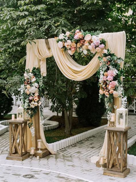 10 Exquisite Wedding Entrance Decoration that are in Trend