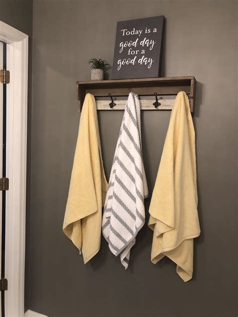 Stylish Bathroom Towel Hanger Shelf