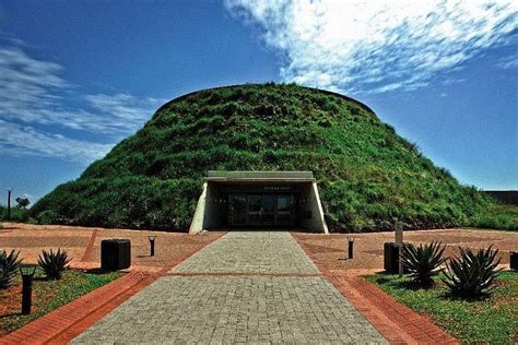 Tripadvisor | Erforschung der Wiege der Menschheit: Sterkfontein Caves und Maropeng zur ...