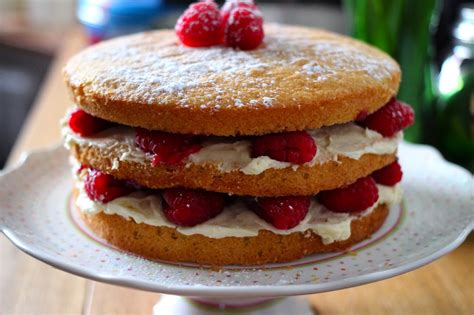 Great British Bake Off Inspired Victoria Sponge Cake | Just Lovely Little Things