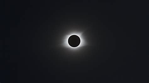 Solar Eclipse Monochrome Wallpaper, HD Space 4K Wallpapers, Images and Background - Wallpapers Den