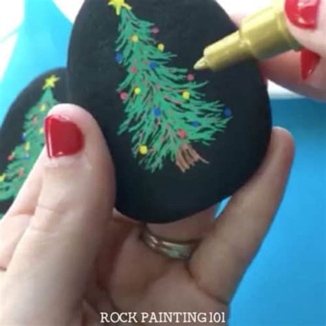 How to paint a Christmas tree to make fun holiday rocks