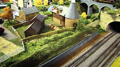 British OO Scale Layout - overview & 3 trains running - scenery dual ...