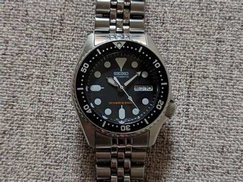 Seiko SKX013 Review: The Everyday Midsize Diver - WatchReviewBlog