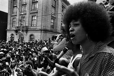 Five Female Activists Who Paved the Way For Us to Protest em 2020 ...