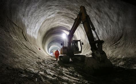 TfL to lose £200m from Crossrail delay next year - CityAM