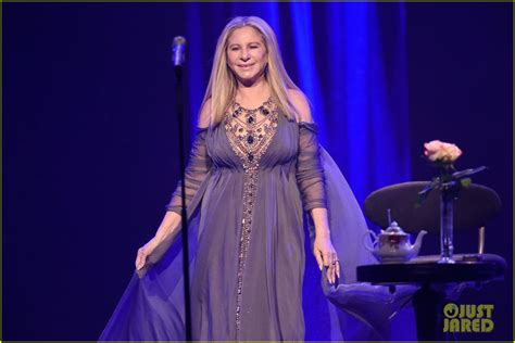 Barbra Streisand Duets with Jamie Foxx & Patrick Wilson in Concert ...