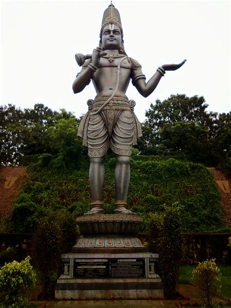 Yatraklick: Sri Venkateswara Swamy Temple, Tirumala, Tirupati, Andhra Pradesh, India