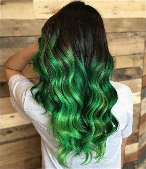 30+ Glamorous Green Hair Styles| momooze.com