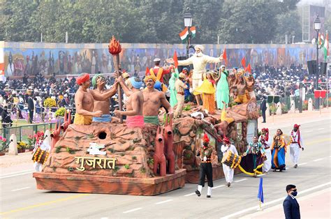 Republic Day 2022 State Tableaux PICS: Indian states and UTs turned Rajpath colourful with their ...