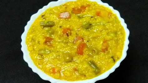 सुबह नाश्ते मे बनाये हेल्दी और स्वादिष्ट वेजिटेबल दलिया | Healthy ...