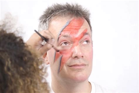 Halloween Tutorial: David Bowie's 'Aladdin Sane' Makeup