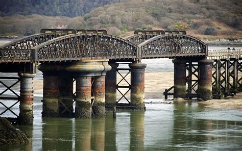 Barmouth Bridge | One of the distinctive features of the rai… | Flickr