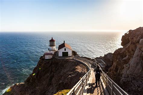 Point Reyes National Seashore: Lighthouse at Sunset - littlegrunts.com