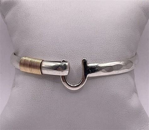 Sonya Sterling Silver Hook Bangle Bracelet (21.9g) - Gem