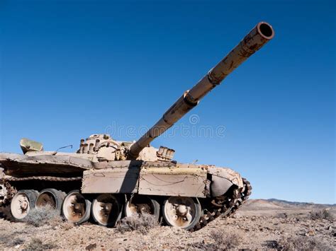 Abandoned Tank in the Desert Stock Image - Image of conflict, armor: 18073783