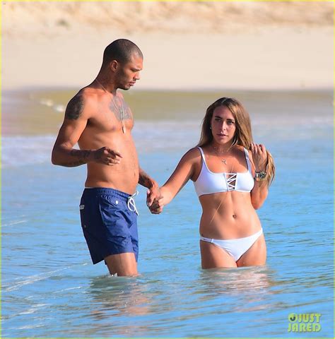 'Hot Felon' Jeremy Meeks & Chloe Green Hit the Beach in Barbados: Photo ...