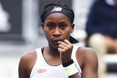 Coco Gauff vs Venus in Australian Open 1st round | Inquirer Sports