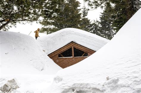 Mammoth Lakes' recent weather brings record snow to ski resort town ...