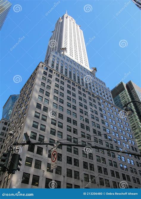 Chrysler Building from the Street Editorial Image - Image of metropolis ...