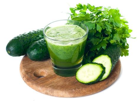 7 Amazing Benefits of Drinking Cucumber Juice | Organic Facts