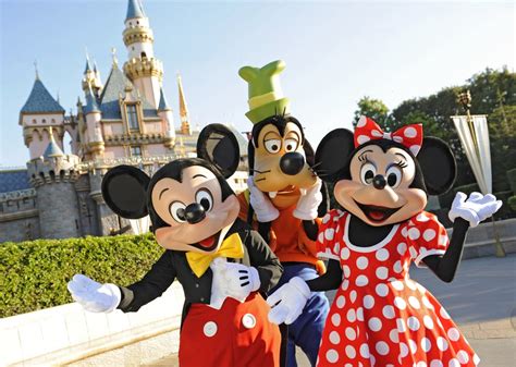 Tips For Saving Money on a Family Disney Holiday | POPSUGAR UK Parenting