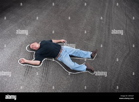 Dead body hi-res stock photography and images - Alamy