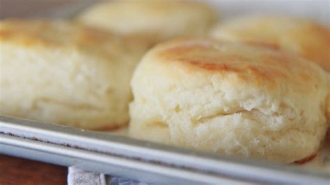 Easy Southern Buttermilk Biscuits Recipe | Divas Can Cook