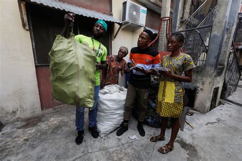 Nigerian parents pay school bills with recyclable waste