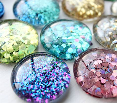 Theresa Joy : 365 Days of Pinterest Day 15 ~ DIY GLITTER Magnets!