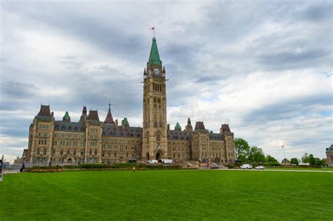 Parliament Hill Ottawa stock photo. Image of sunny, canadian - 41671304