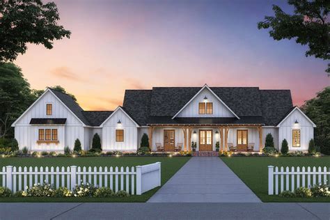 Modern Farmhouse Plan: 2,520 Square Feet, 3 Bedrooms, 2.5 Bathrooms - 4534-00034