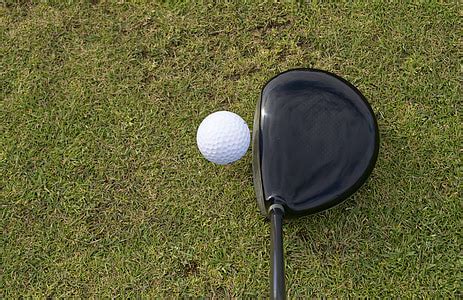 Royalty-Free photo: Selective focus photography of golf ball on golf tee | PickPik