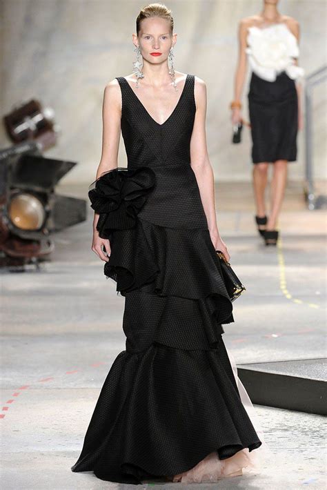 Isaac Mizrahi Spring 2010 Ready-to-Wear Fashion Show Collection: See ...