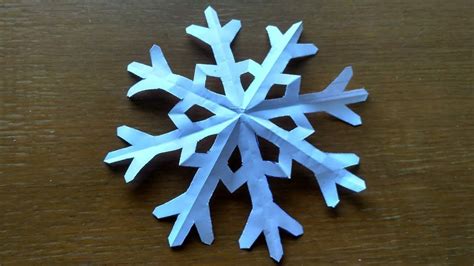 Comment Faire un Flocon de neige en papier Facile TUTO - YouTube | Flocons de neige tuto, Faire ...