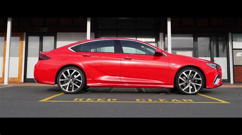 2018 Holden Commodore VXR - REVIEW - right car, wrong badge - YouTube