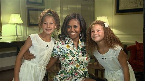 Video Michael Strahan's Twin Daughters Interview the First Lady - ABC News