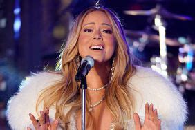 Mariah Carey's Disastrous New Year's Eve Performance: Video