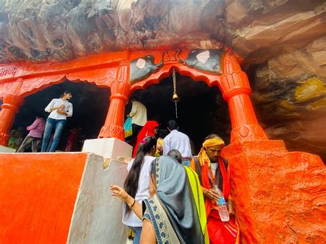 Tapkeshwar Mahadev Temple in the city Sehore