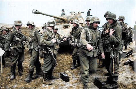 Colourised World War 2 photographs : Page 13