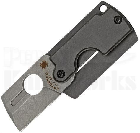 Pin on Spyderco Knives