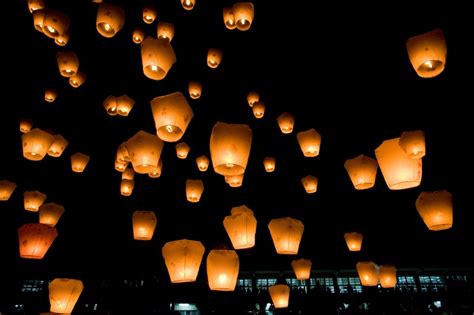 chinese lantern | Sky lanterns, Lanterns, Flying chinese lanterns