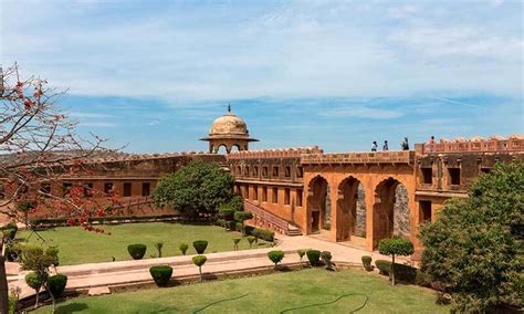 Jaigarh Fort-- |Architecture, Timings, How to Reach, Best Time|