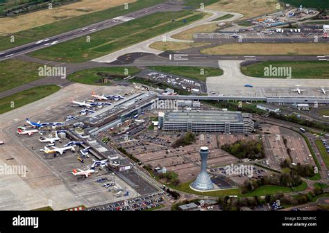 Eine Luftaufnahme des Flughafens Edinburgh in Schottland Stockfoto ...