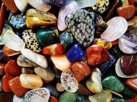 Rock Colors: What Determines the Color of a Rock? | Color Meanings