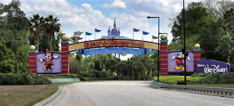 New blue signs debut at Walt Disney World – Orlando Sentinel