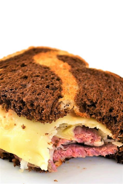 Easy Reuben Sandwich Recipe - Sum of Yum