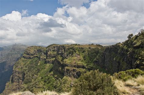 File:Simien Mountains Landscape, Ethiopia (2466091417).jpg - Wikimedia ...