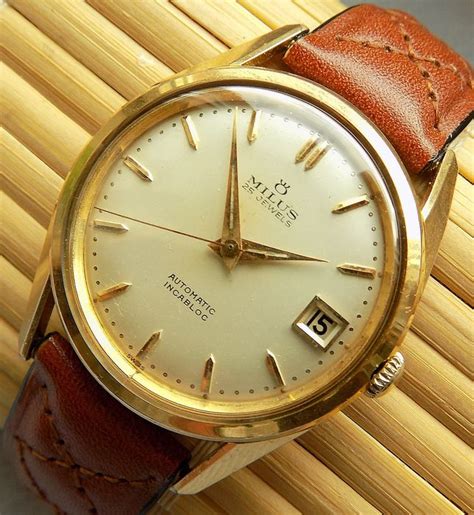 Montre-bracelet Milus automatique pour homme à 25 rubis – Années 1960 – Article très rare, de ...